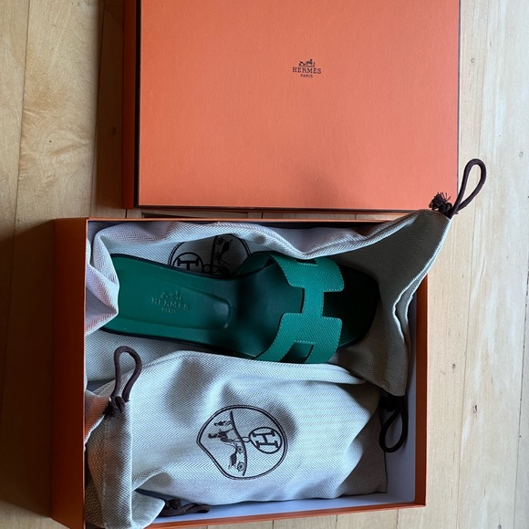 HERMES Oran sandal -size 37- Green (vert émeraude) in Epsom calfskin. - Picture 8 of 8